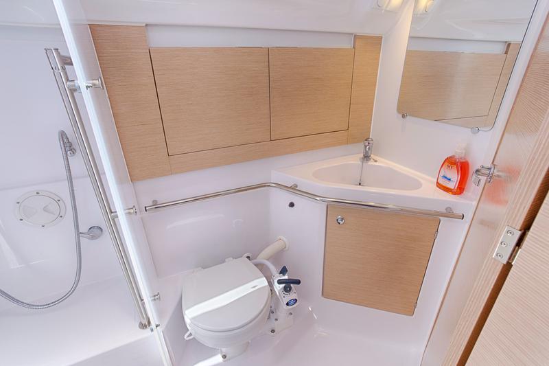 Book yachts online - sailboat - Elan 45 Impression - LION  - rent