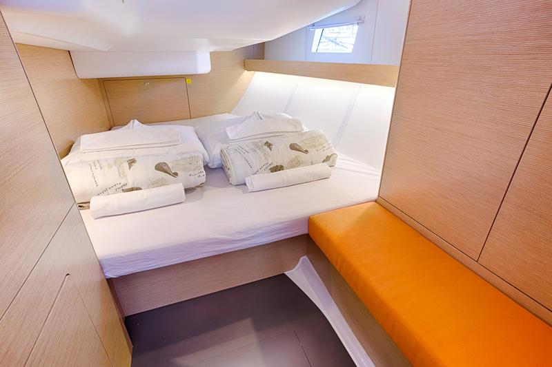 Book yachts online - sailboat - Elan 45 Impression - LION  - rent