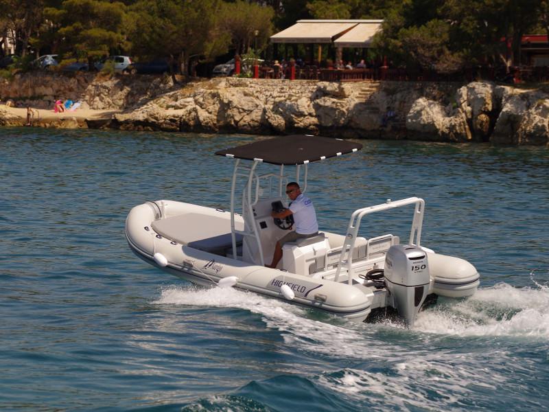 Book yachts online - motorboat - Highfield Patrol 660 - RIB No Name - rent