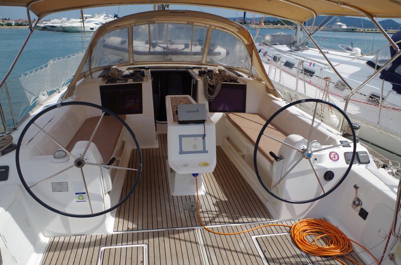 Book yachts online - sailboat - Dufour 410 GL - Stella - rent