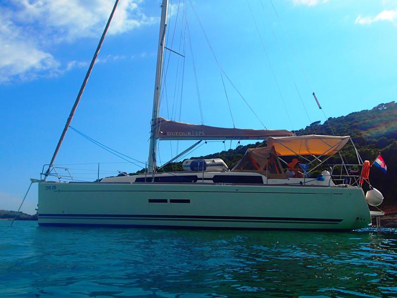 Book yachts online - sailboat - Dufour 375 GL - One&amp;Only - rent