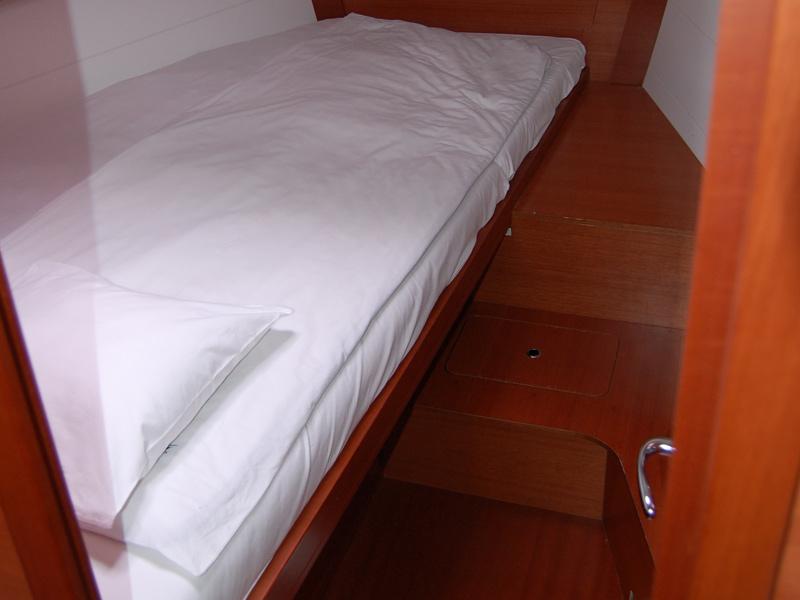 Book yachts online - sailboat - Dufour 375 GL - One&amp;Only - rent