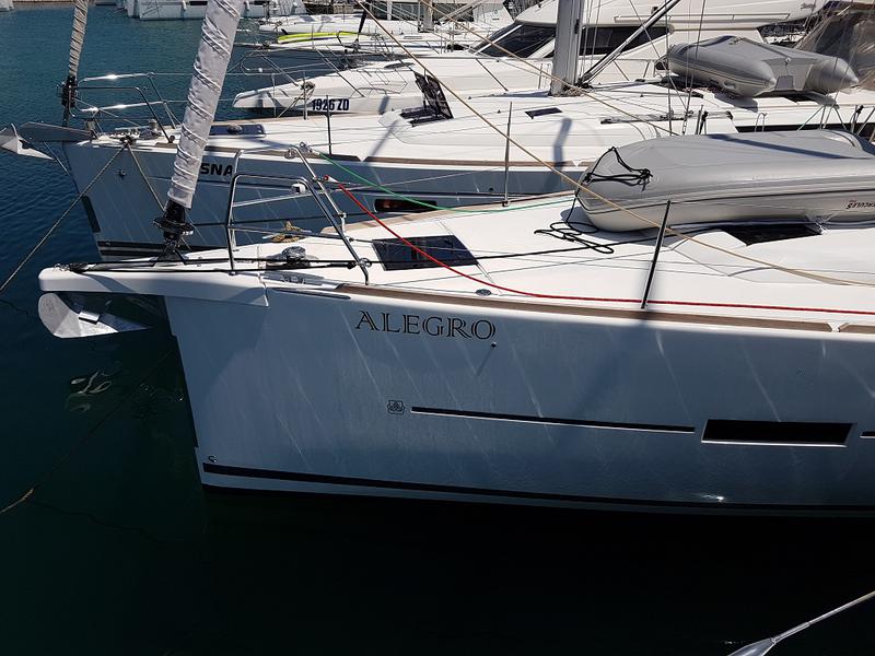 Book yachts online - sailboat - Dufour 460 Grand Large - Alegro - rent