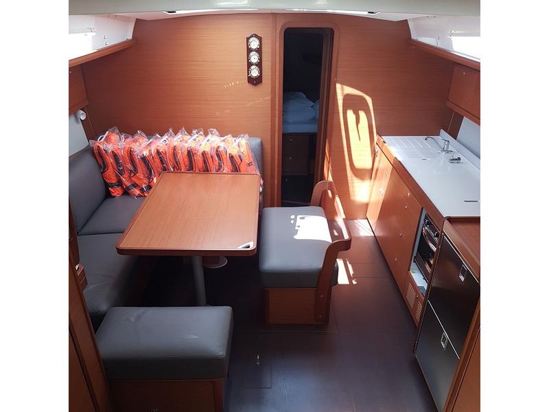Book yachts online - sailboat - Dufour 460 Grand Large - Alegro - rent