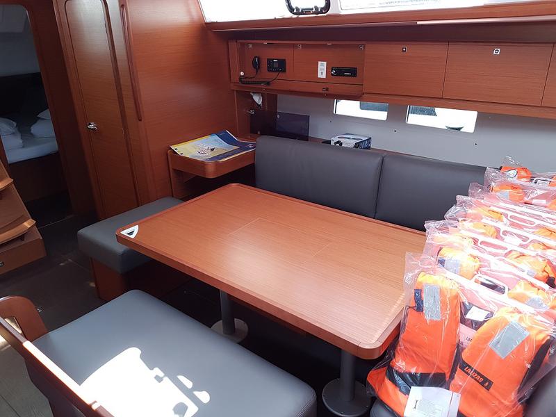 Book yachts online - sailboat - Dufour 460 Grand Large - Alegro - rent