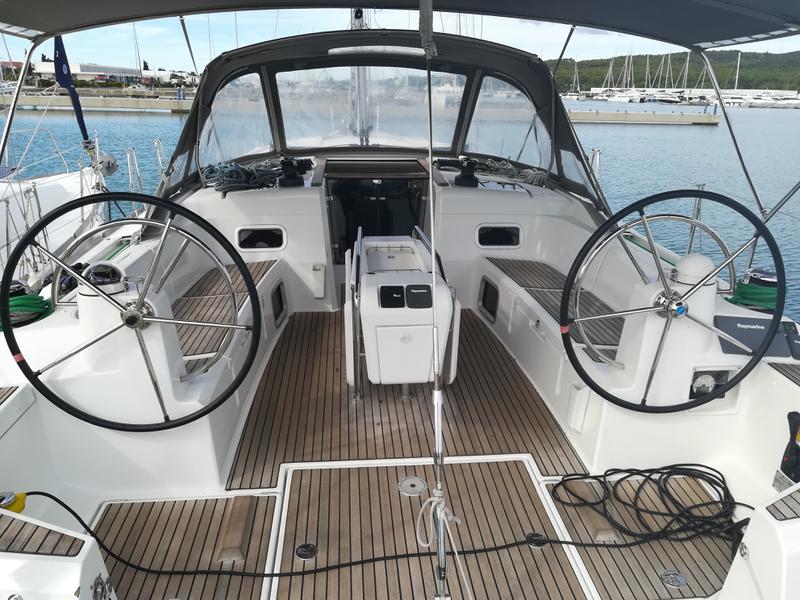 Book yachts online - sailboat - Sun Odyssey 509 Owner - Dodo - rent