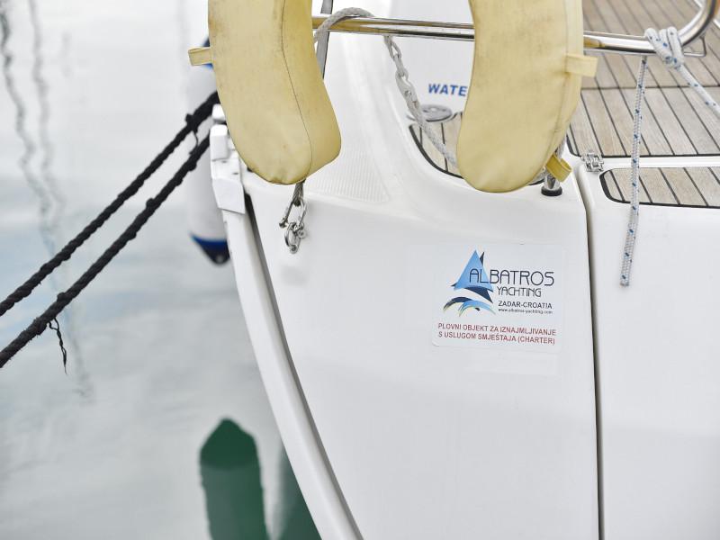 Book yachts online - sailboat - Bavaria 36 Cruiser - Petra M - rent