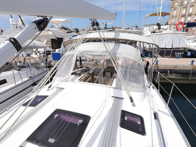Book yachts online - sailboat - Bavaria 36 Cruiser - Petra M - rent