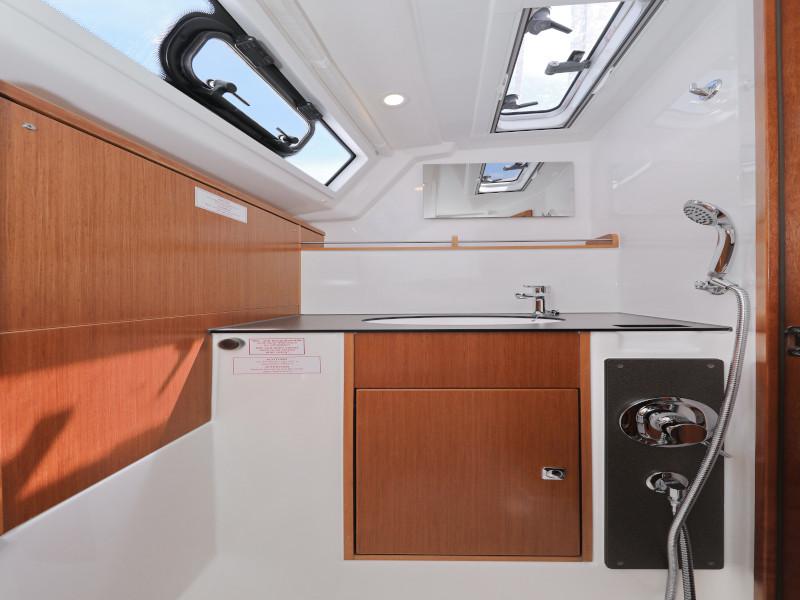 Book yachts online - sailboat - Bavaria Cruiser 37 - Hama - rent