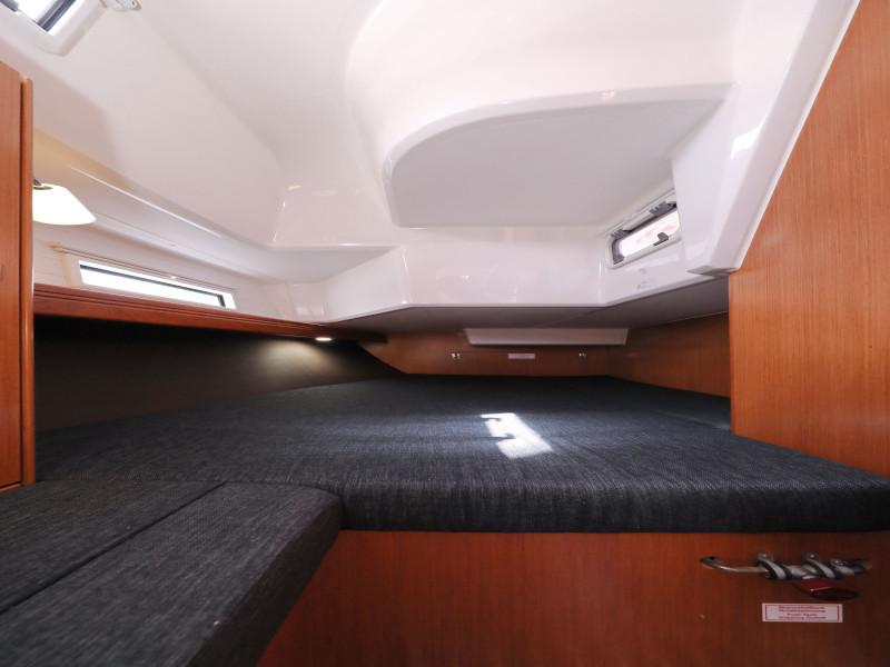 Book yachts online - sailboat - Bavaria Cruiser 37 - Hama - rent