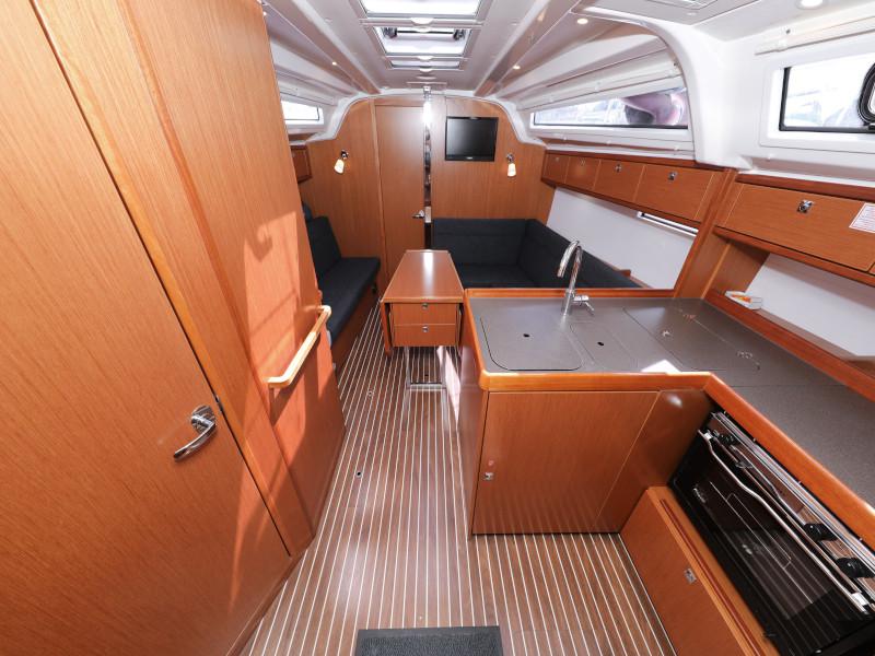 Book yachts online - sailboat - Bavaria Cruiser 37 - Hama - rent