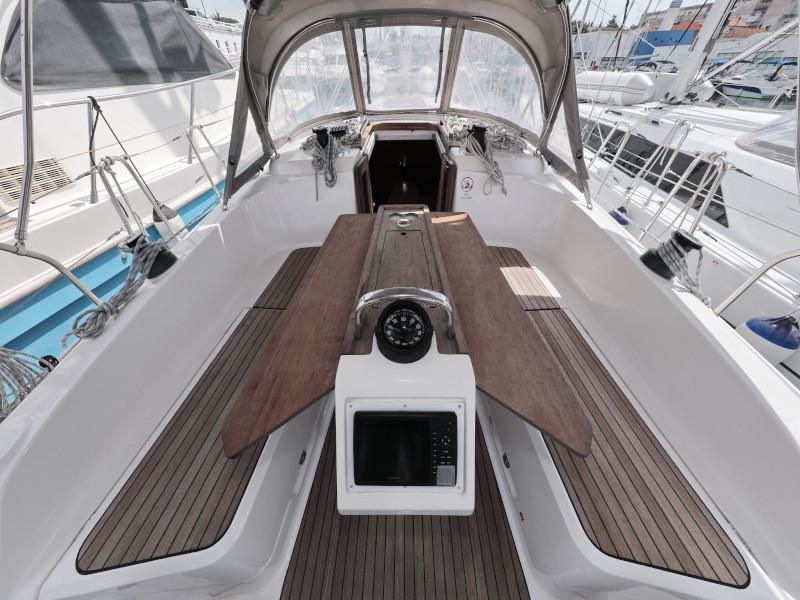 Book yachts online - sailboat - Bavaria Cruiser 37 - Hama - rent