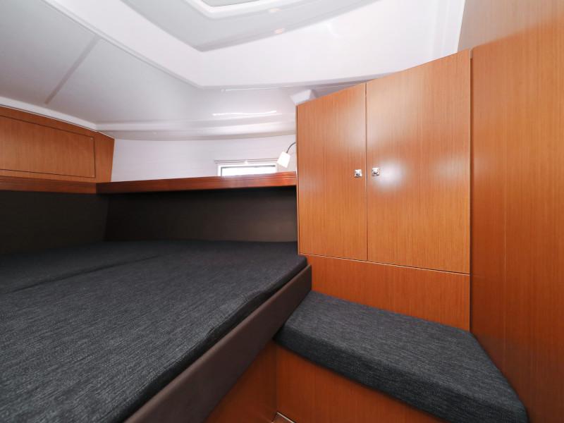 Book yachts online - sailboat - Bavaria Cruiser 37 - Hama - rent