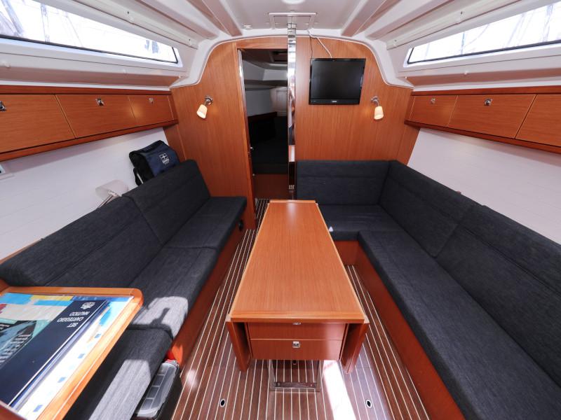 Book yachts online - sailboat - Bavaria Cruiser 37 - Hama - rent