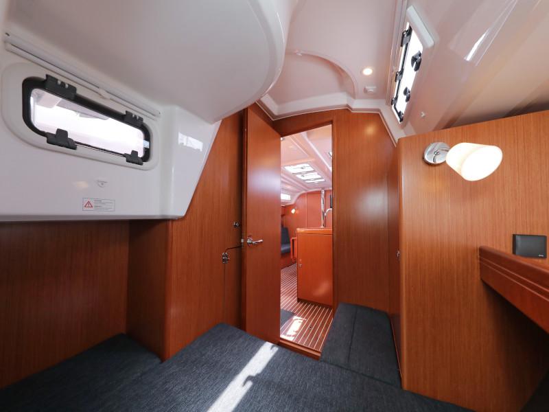 Book yachts online - sailboat - Bavaria Cruiser 37 - Hama - rent