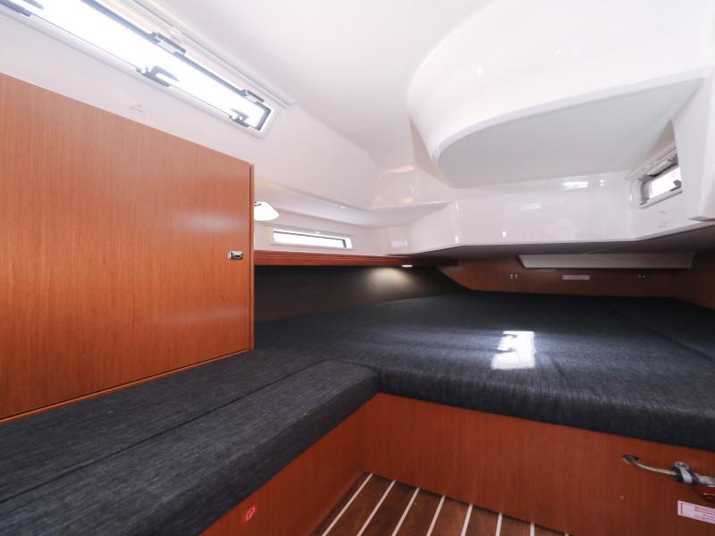 Book yachts online - sailboat - Bavaria Cruiser 37 - Hama - rent