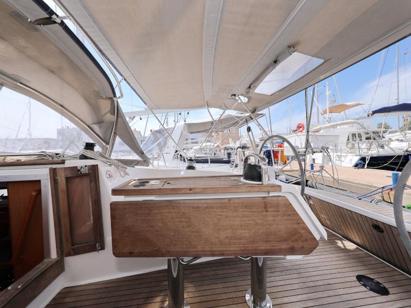 Book yachts online - sailboat - Bavaria Cruiser 37 - Hama - rent