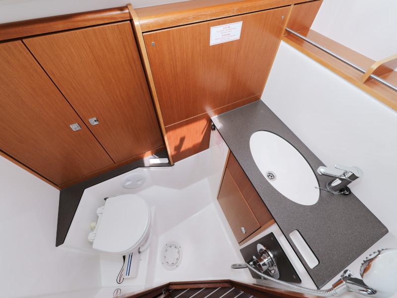 Book yachts online - sailboat - Bavaria Cruiser 37 - Hama - rent