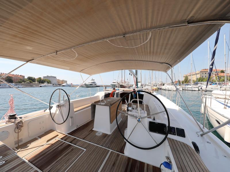 Book yachts online - sailboat - Dufour 560 - Anatoli - rent