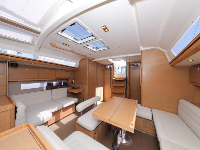 Book yachts online - sailboat - Dufour 560 - Anatoli - rent