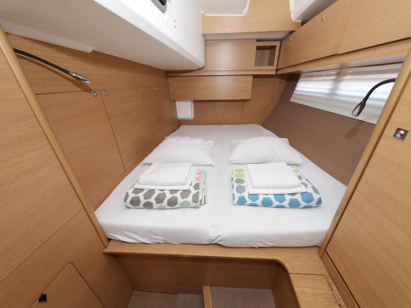 Book yachts online - sailboat - Dufour 560 - Anatoli - rent