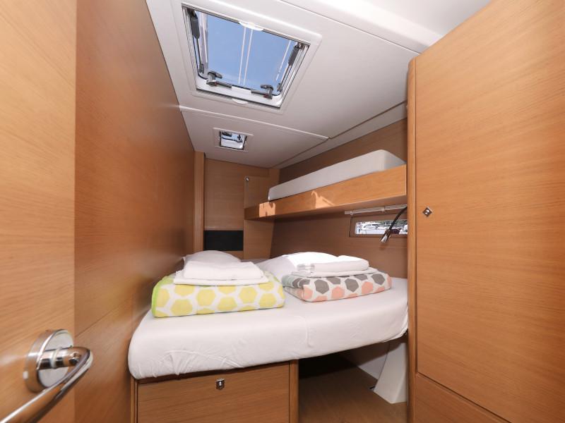 Book yachts online - sailboat - Dufour 560 - Anatoli - rent
