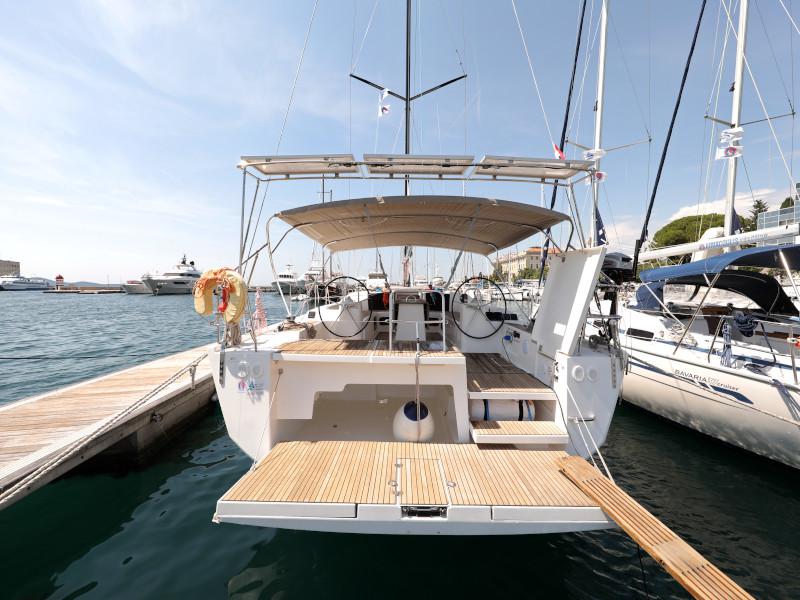 Book yachts online - sailboat - Dufour 560 - Anatoli - rent