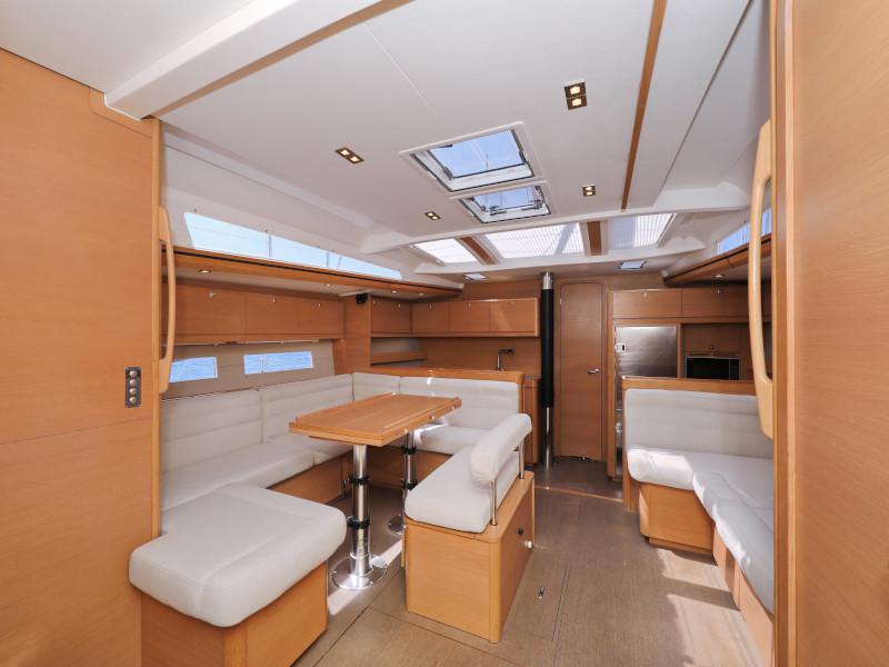 Book yachts online - sailboat - Dufour 560 - Anatoli - rent