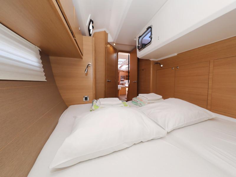 Book yachts online - sailboat - Dufour 560 - Anatoli - rent