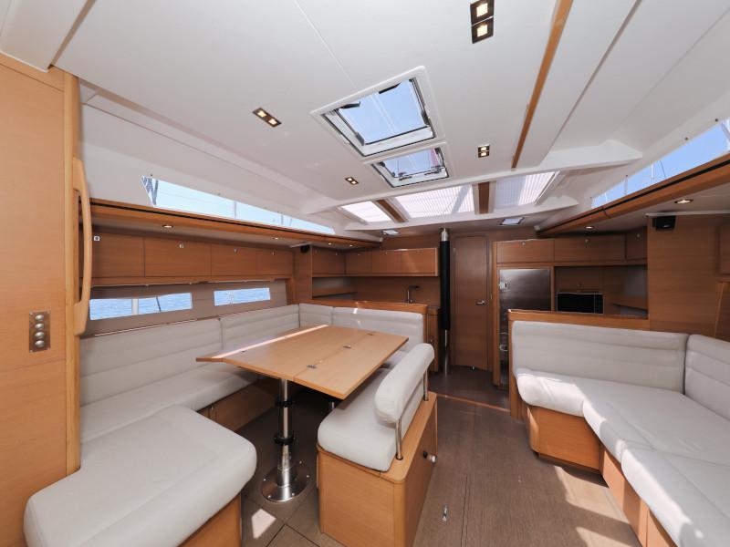 Book yachts online - sailboat - Dufour 560 - Anatoli - rent