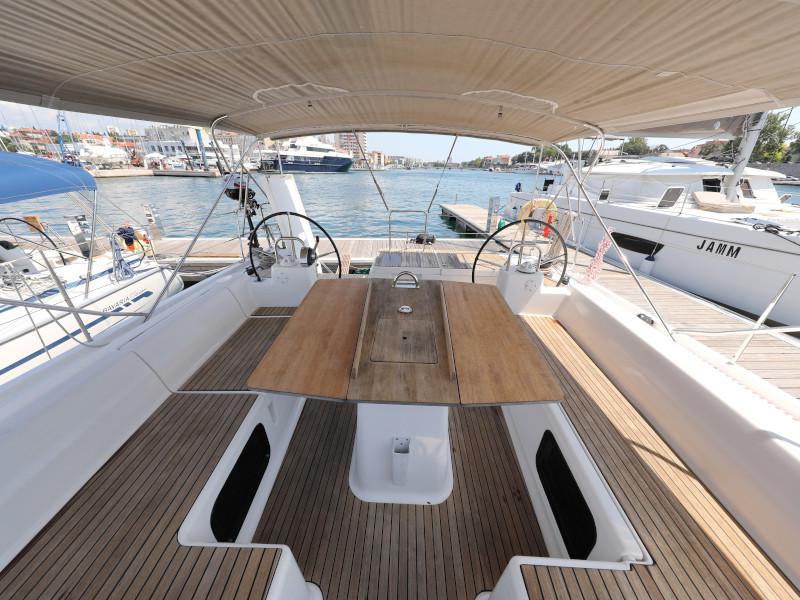 Book yachts online - sailboat - Dufour 560 - Anatoli - rent
