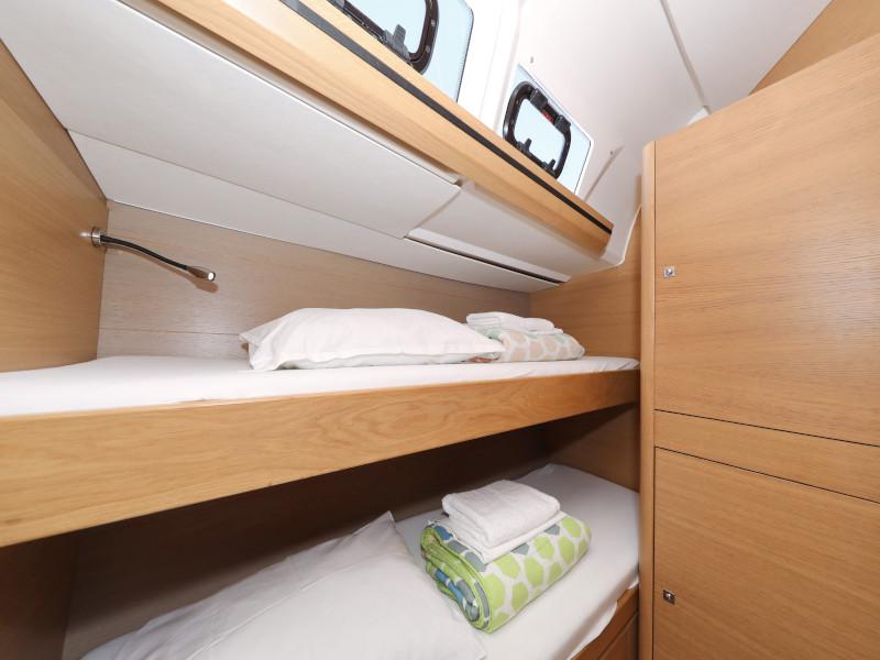 Book yachts online - sailboat - Dufour 560 - Anatoli - rent