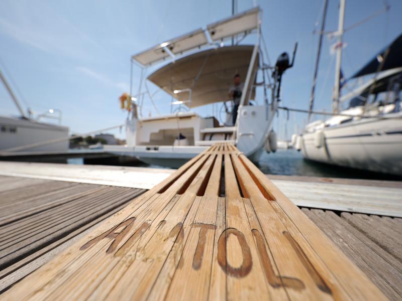 Book yachts online - sailboat - Dufour 560 - Anatoli - rent