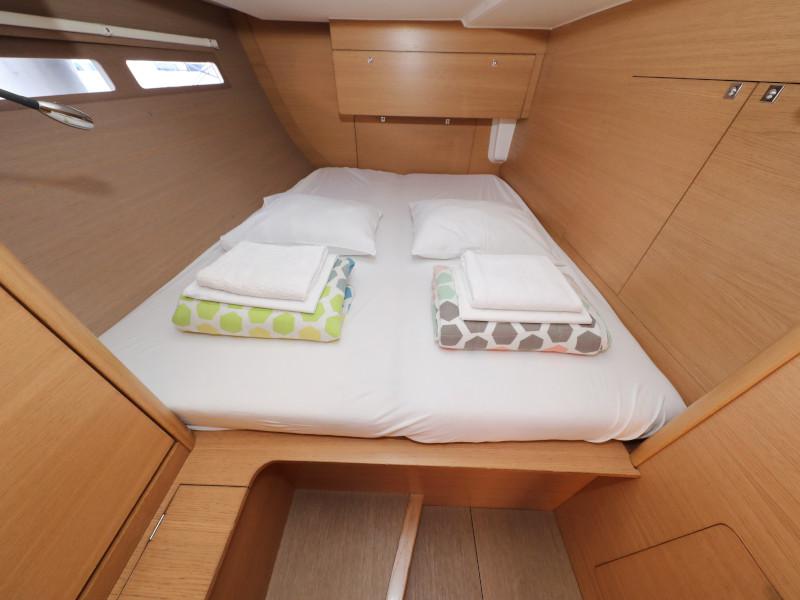 Book yachts online - sailboat - Dufour 560 - Anatoli - rent