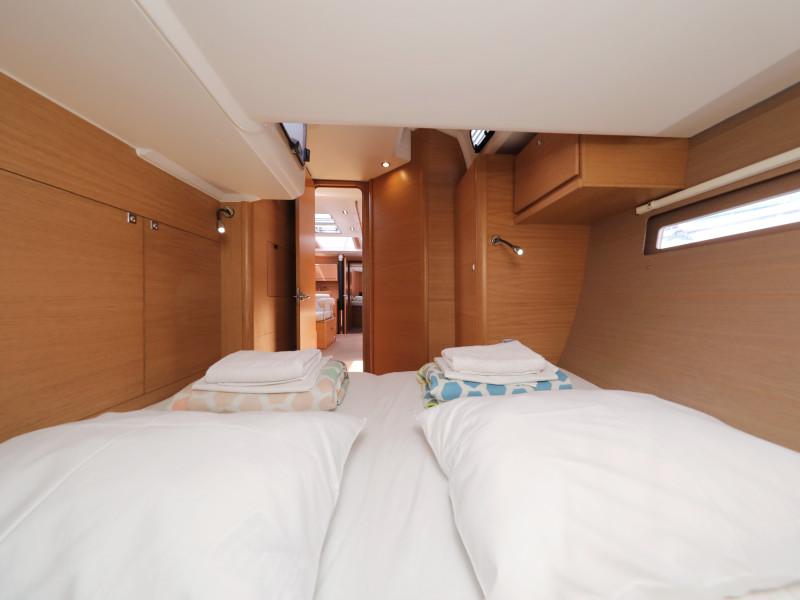 Book yachts online - sailboat - Dufour 560 - Anatoli - rent