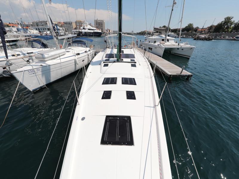 Book yachts online - sailboat - Dufour 560 - Anatoli - rent