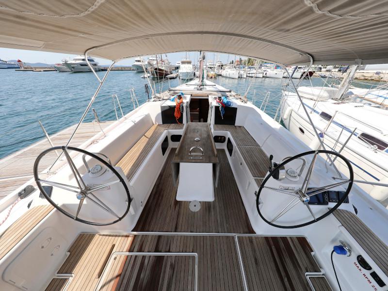 Book yachts online - sailboat - Dufour 560 - Anatoli - rent