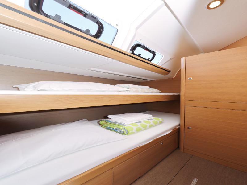 Book yachts online - sailboat - Dufour 560 - Anatoli - rent