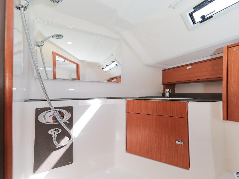 Book yachts online - sailboat - Bavaria Cruiser 46 - Jameson II - rent