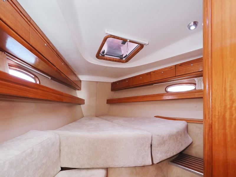 Book yachts online - sailboat - Bavaria 39 Cruiser - Windy - rent