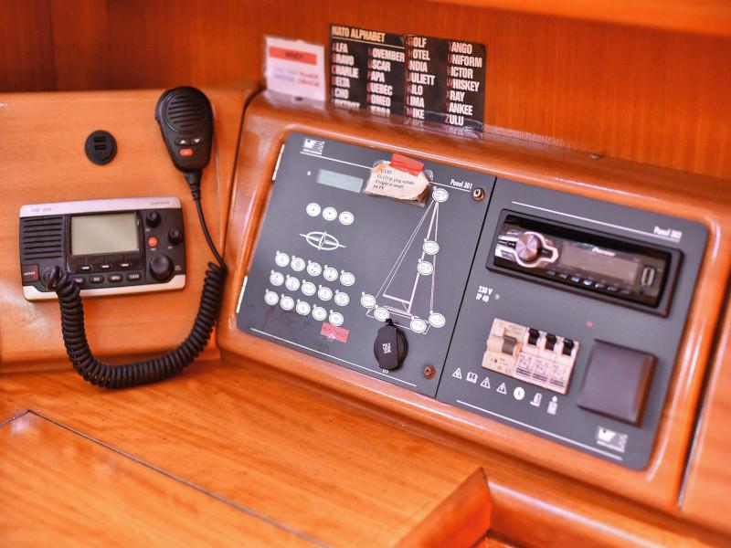 Book yachts online - sailboat - Bavaria 39 Cruiser - Windy - rent