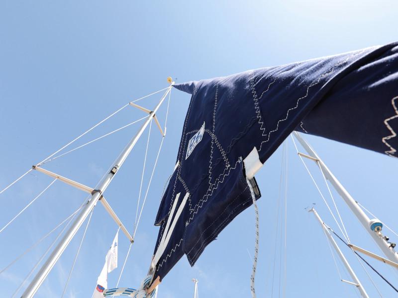 Book yachts online - sailboat - Bavaria 39 Cruiser - Windy - rent