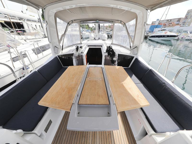 Book yachts online - sailboat - Oceanis 41.1 - SEVEN  - rent