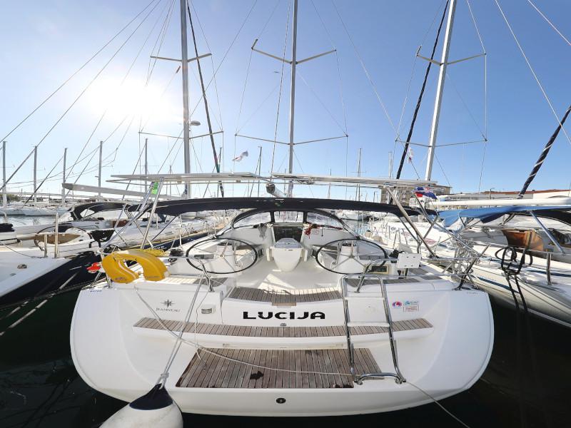 Book yachts online - sailboat - Sun Odyssey 39i - Lucija - rent