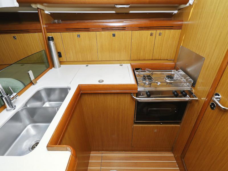 Book yachts online - sailboat - Sun Odyssey 39i - Lucija - rent