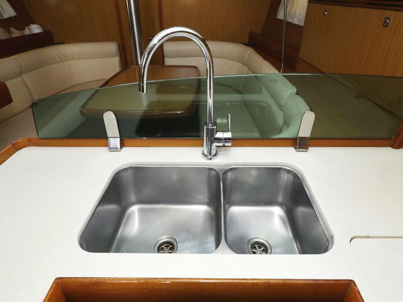 Book yachts online - sailboat - Sun Odyssey 39i - Lucija - rent