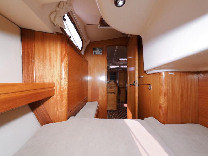 Book yachts online - sailboat - Bavaria 37 Cruiser - Mateja - rent