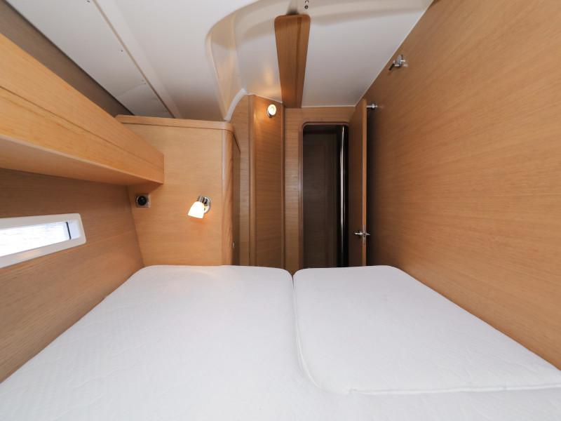 Book yachts online - sailboat - Dufour 450 GL - Tibitoo - rent