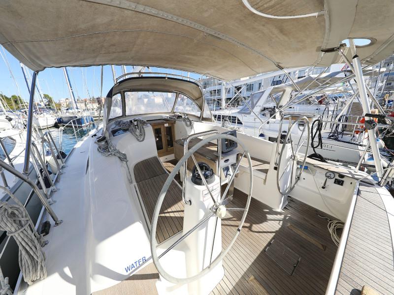 Book yachts online - sailboat - Bavaria Cruiser 40 - PIA M - rent