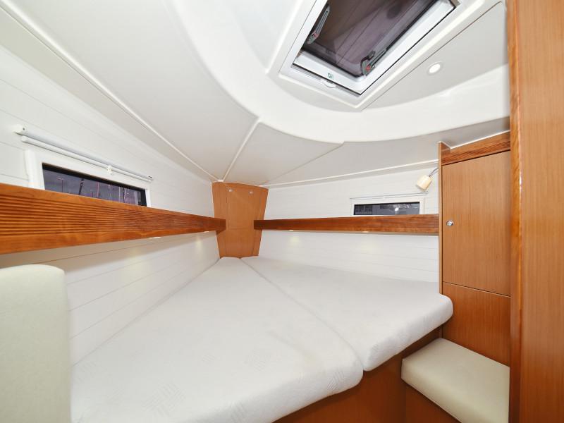 Book yachts online - sailboat - Bavaria Cruiser 40 - PIA M - rent